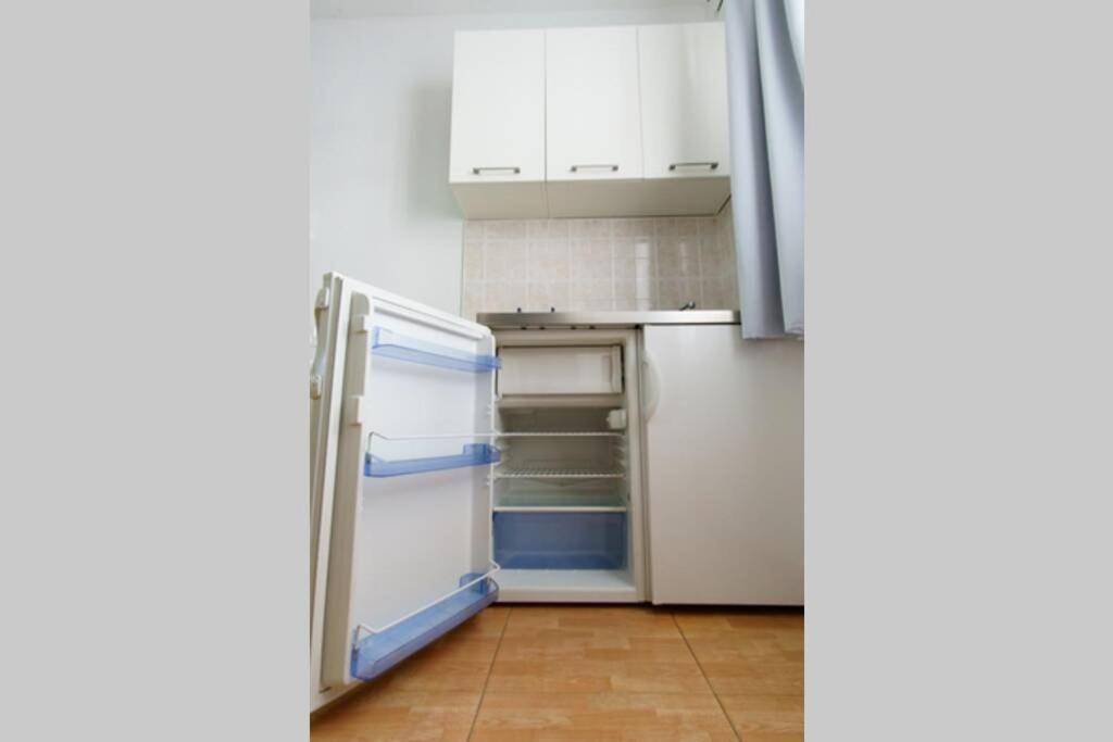 Lovely Studio Apartment For 2 Free Private Parking Makarska Exterior photo