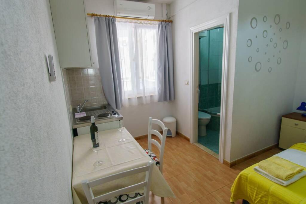 Lovely Studio Apartment For 2 Free Private Parking Makarska Exterior photo