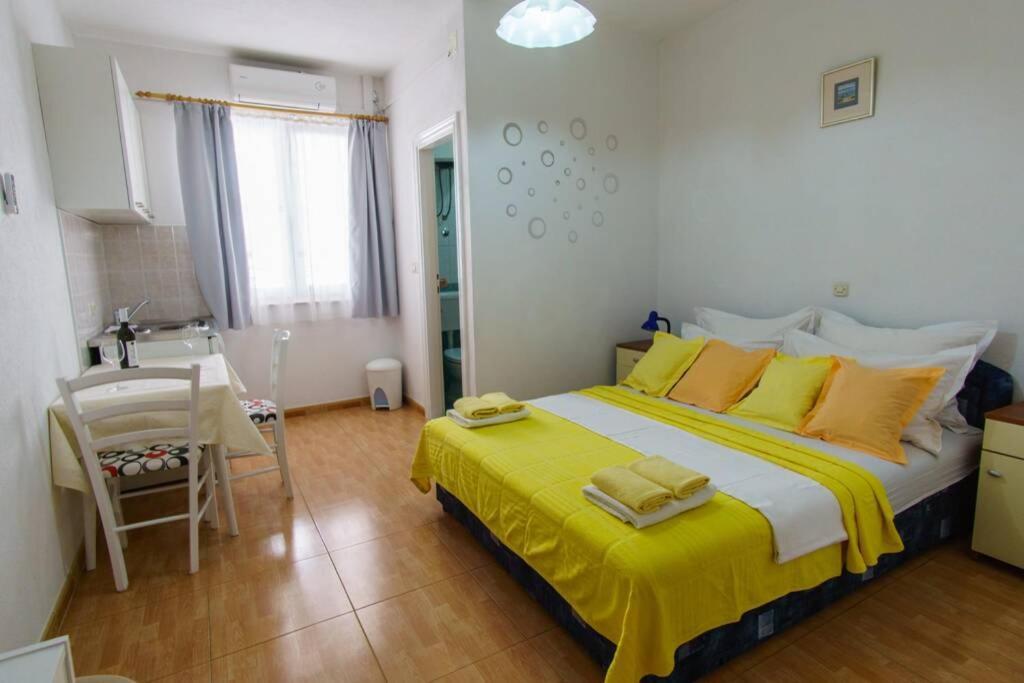 Lovely Studio Apartment For 2 Free Private Parking Makarska Exterior photo