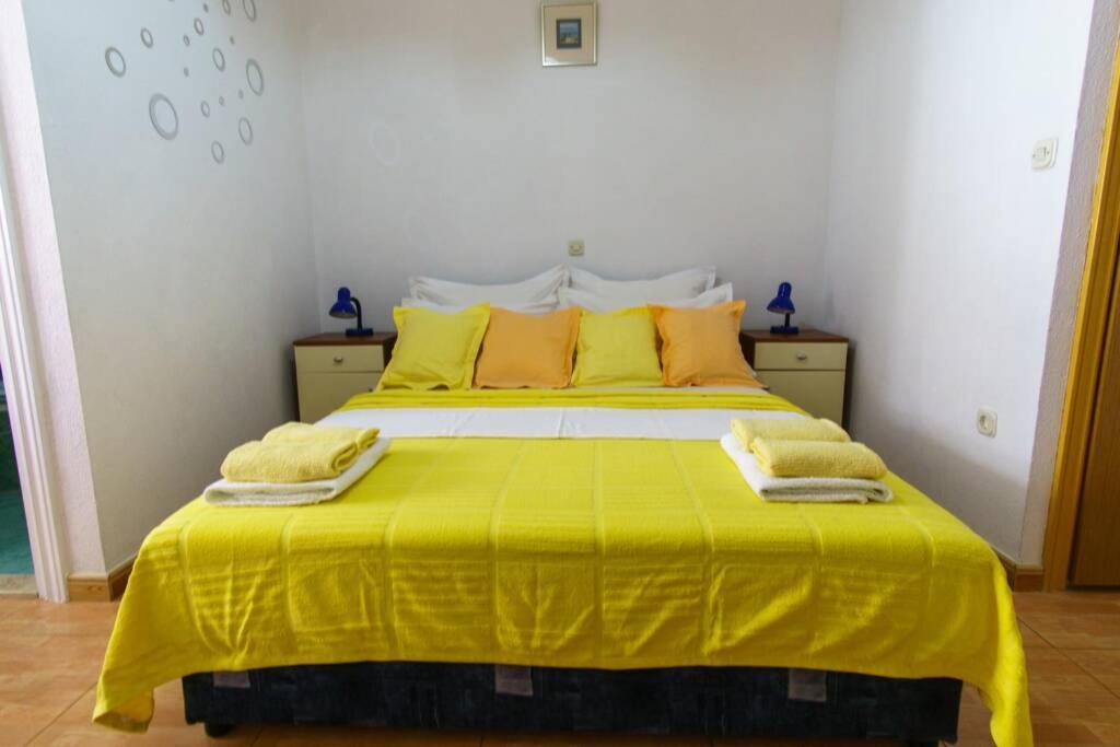 Lovely Studio Apartment For 2 Free Private Parking Makarska Exterior photo